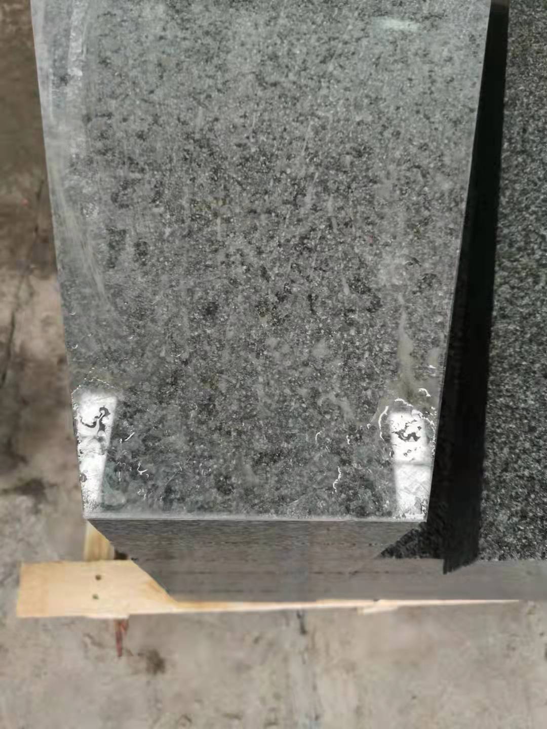 Chengde Green Granite Paver Granite — Final dimension check against the acrylic template before packing at Sun Young Stone