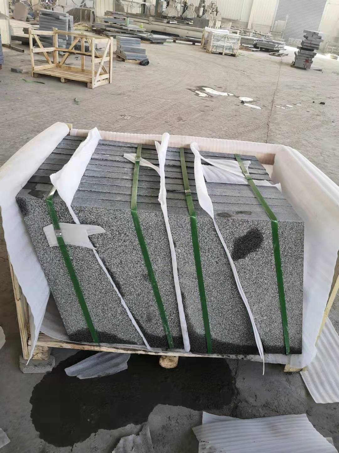 Chengde Green Granite Paver Granite — Foam-protected pavers banded on pallets ready for container loading at Sun Young Stone
