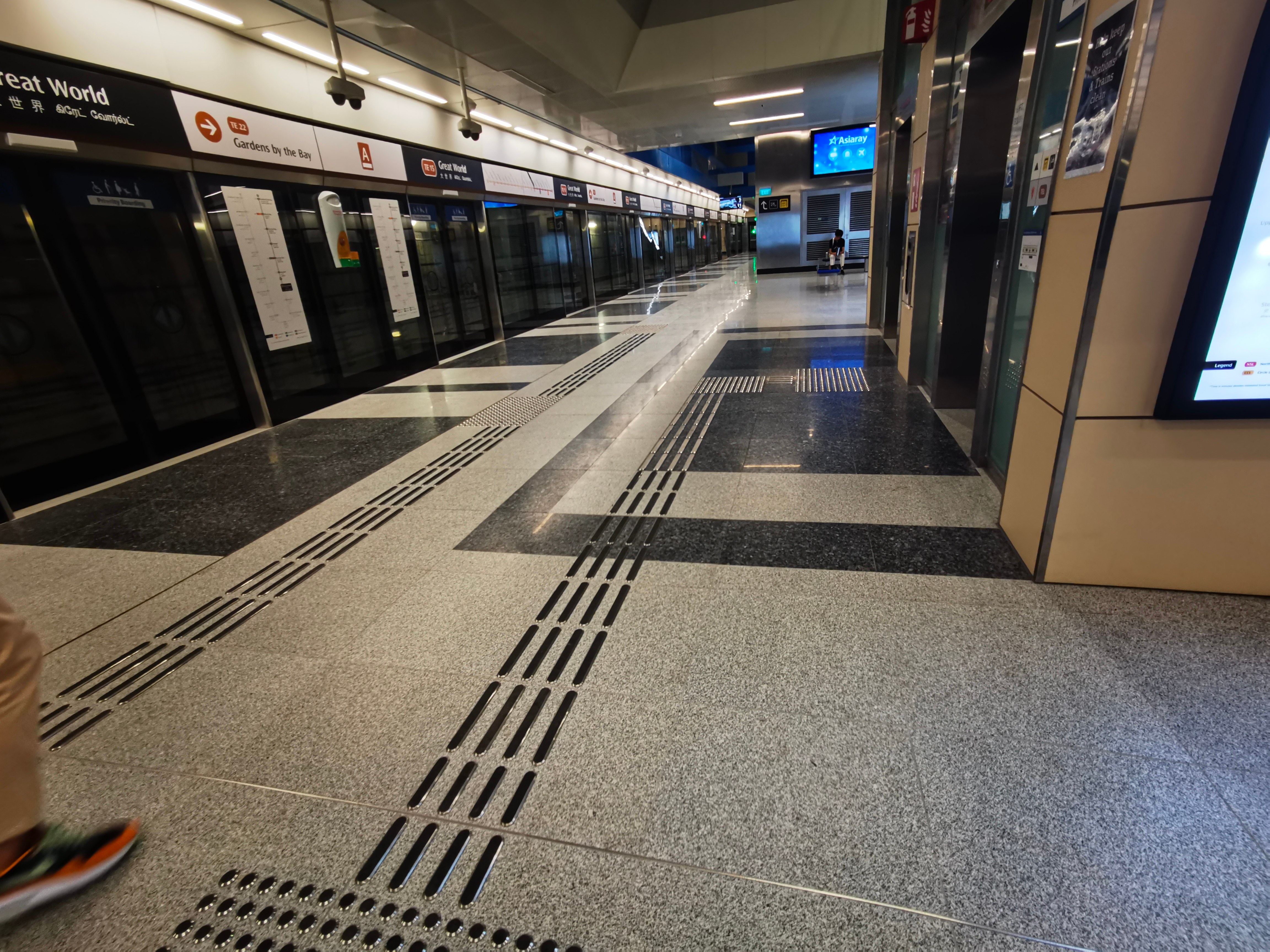 T220 MRT Great World Station, Singapore — Light Grey Granite, Dark Grey Granite supplied and fabricated by Sun Young Stone (view 2)